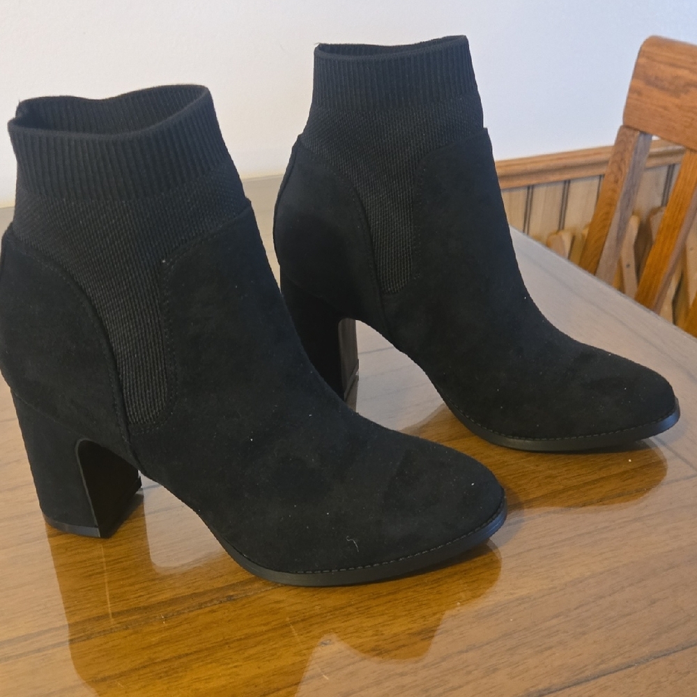 NWOT Never worn White Mountain Black Ankle Booties